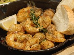蒜香蘑菇煎虾-沏点Trattoria意大利餐厅(新街口店)