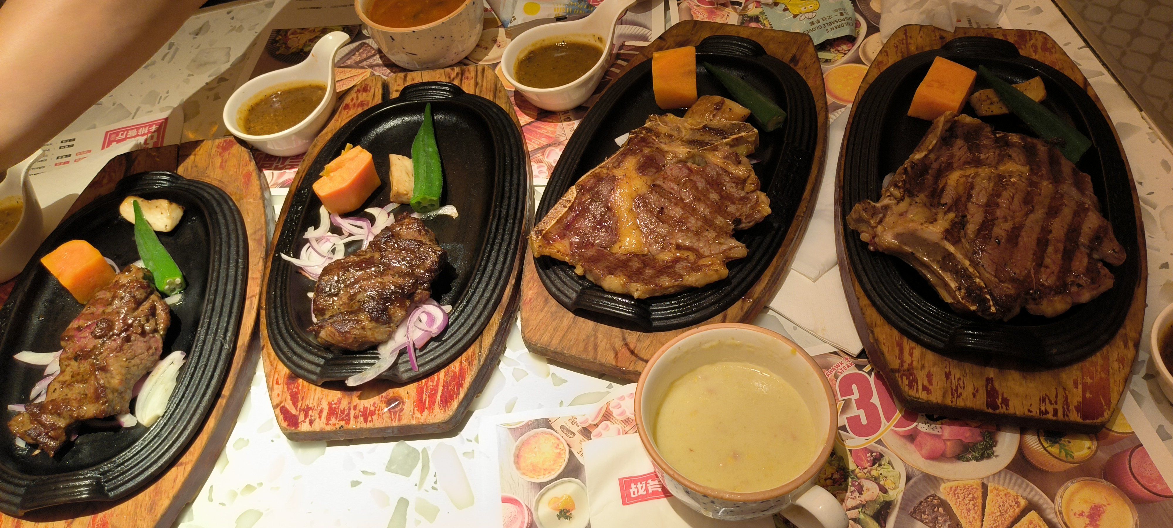 西餐 套餐还不错,牛排味道也可以