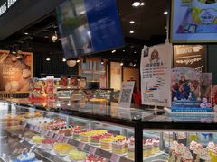 面包甜点陈列柜-皇家美孚·蛋糕外送(东部佳世客店)