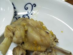 鸡肉上有蚊-濠轩阁特色生蚝火锅(水湾路店)