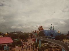 -七彩云南欢乐世界