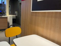 -麦当劳(上海虹桥站30B检票口楼上)
