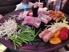 -豚豚家돈돈가韩国锅盖烤肉(新北万达店)