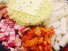 炙韩国创意料理-炙韩料理·部队锅专门店