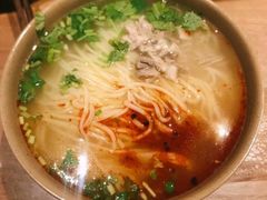 -亮亮面馆(经六路店)