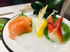 -泓炙颐凤鲜海鲜火锅料理(桐乡店)