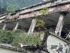 -四川汶川特大地震漩口中学遗址