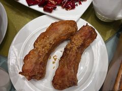 酥炸蒜香骨-弘雅饭店