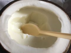 -志龙皇冠吃货椰子铺