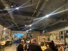 大堂-休记光头香辣蟹干锅店(衣冠庙店)