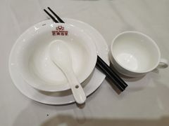 餐具摆设-君德澜酒家·创意粤菜(金山谷店)