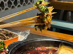 -两三事小郡肝串串香火锅(桂庙店)