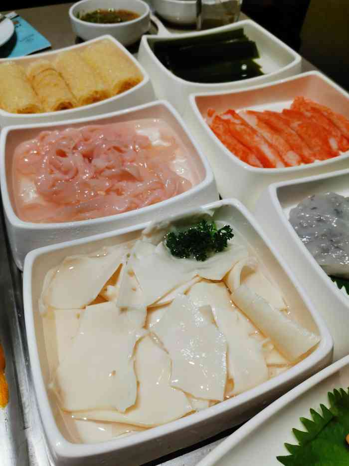 海底捞火锅(光明大仟里店)-"点的还是最爱的番茄锅,自己调了辣的锅底