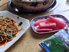 -东巴谷野生菌火锅餐厅