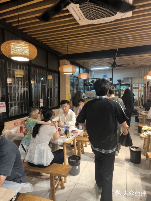 郑记•不夜城烧烤•龙虾•虾蟹(黄鹤楼店)图片