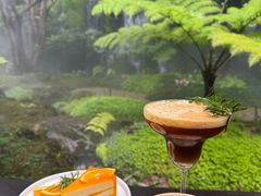 -Chom Cafe and Restaurant