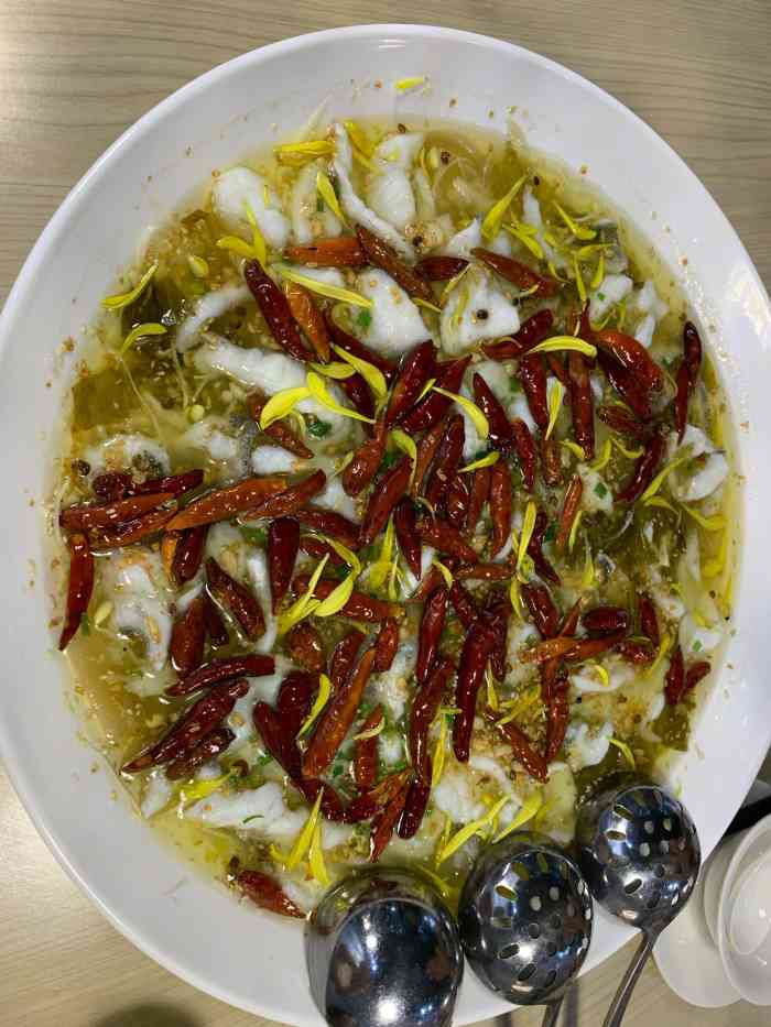 老坛时光酸菜鱼(斗门大信店)-"怎么说呢,酸菜鱼一大盘,里面的鱼肉就也