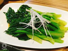 白灼广东芥兰-粤港餐厅(禹州商业广场店)