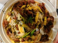 笋片肥肠拌面-十面欢腾·海鲜面·台式Bistro(长乐路店)
