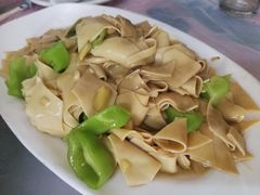 尖椒干豆腐-鸡炖兔