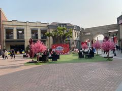 -王府井奥莱临潼小镇(临潼店)