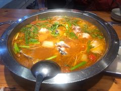 老凯俚酸汤鱼-野山舂·贵州现舂酸汤火锅(鸿通城店)