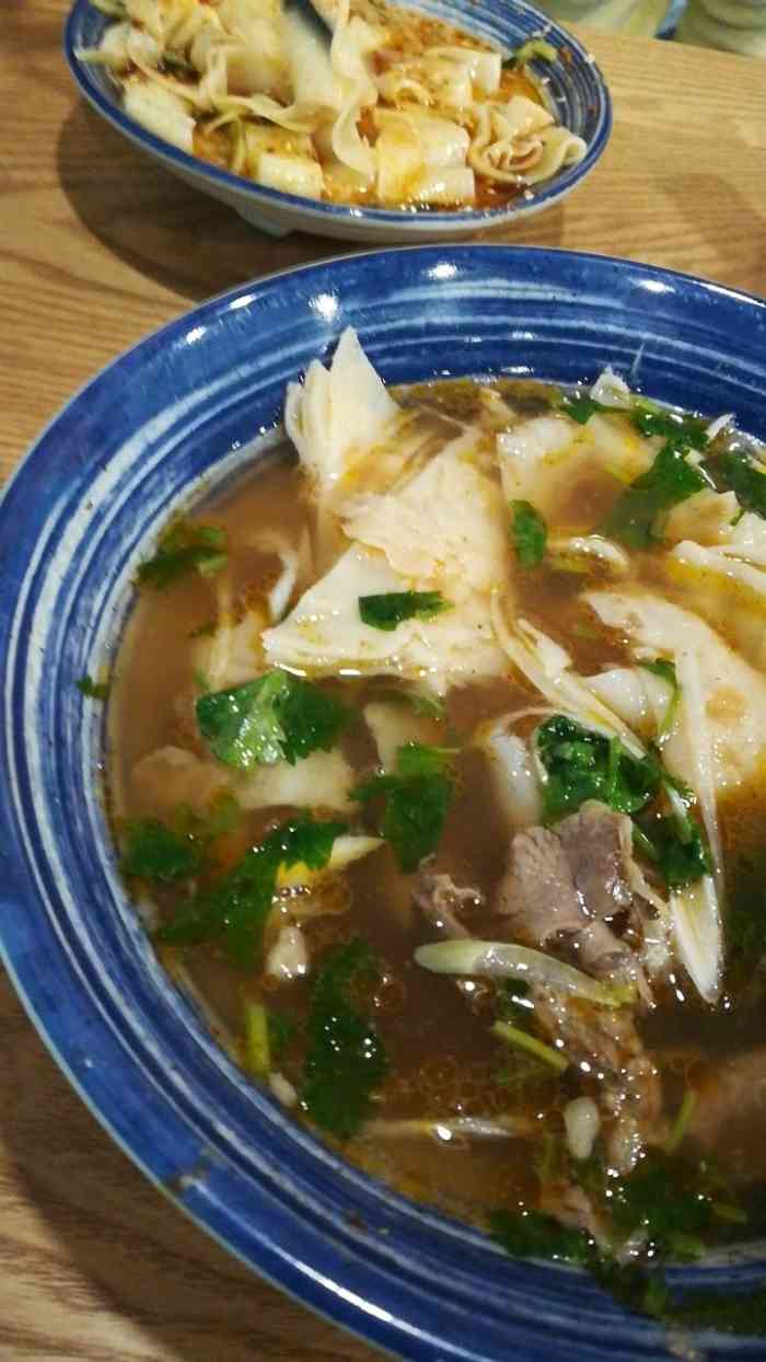 叁罩叁牛汤牛肉罩饼(海世界店)-"来天山海世界游泳,正好中午吃饭.