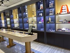 -宏宇眼镜蔡司依视路折扣店(兆佳眼镜城店)