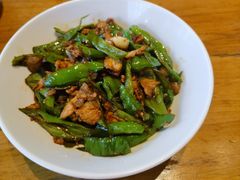 基地辣椒炒土猪肉-渔乡米香·剁椒鱼头(四方坪店)
