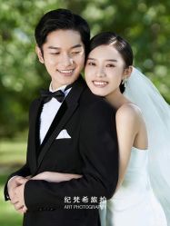 -纪梵希旅拍婚纱摄影(大连总店)