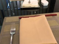 餐具摆设-富力希尔顿酒店·地阔自助餐厅