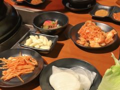 -肉甲韩国木炭烤肉(新壹街1店)