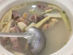 -侬佳蒸菜馆(听潮店)