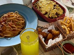 -Rabbit Cafe私房西餐甜点咖啡(栖霞路店)