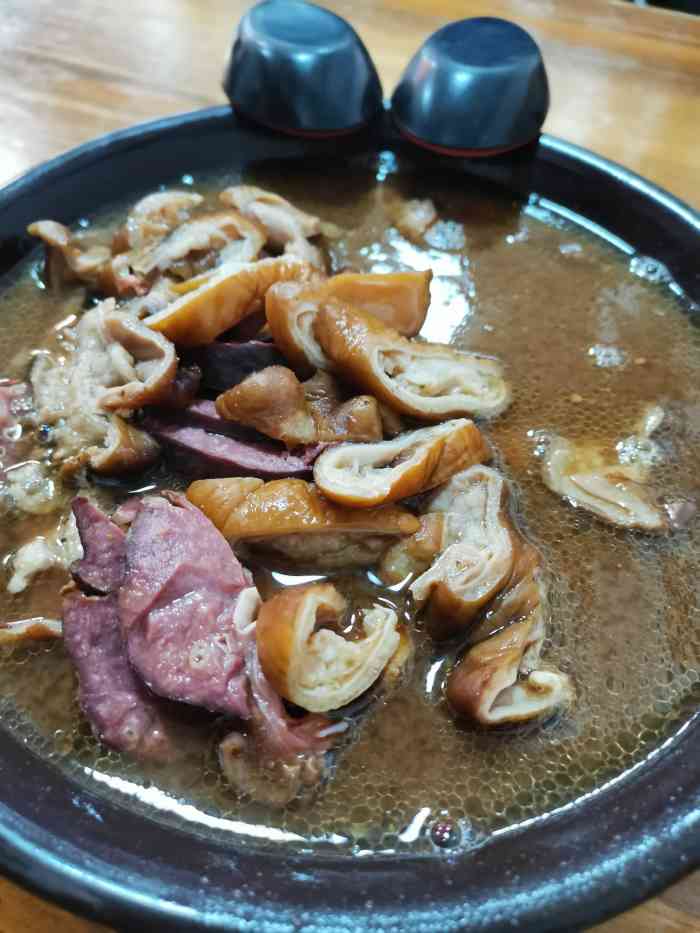 老六门框百年卤煮(六爷传承私房老店)-"特别棒 大肠处理的干净没有