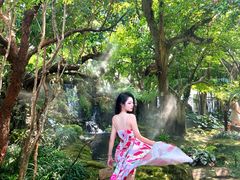 -Chom Cafe and Restaurant