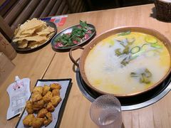 -洱火云南酸菜牛肉火锅(石景山当代商城店)