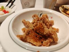 -茅草房·河畔园林火锅