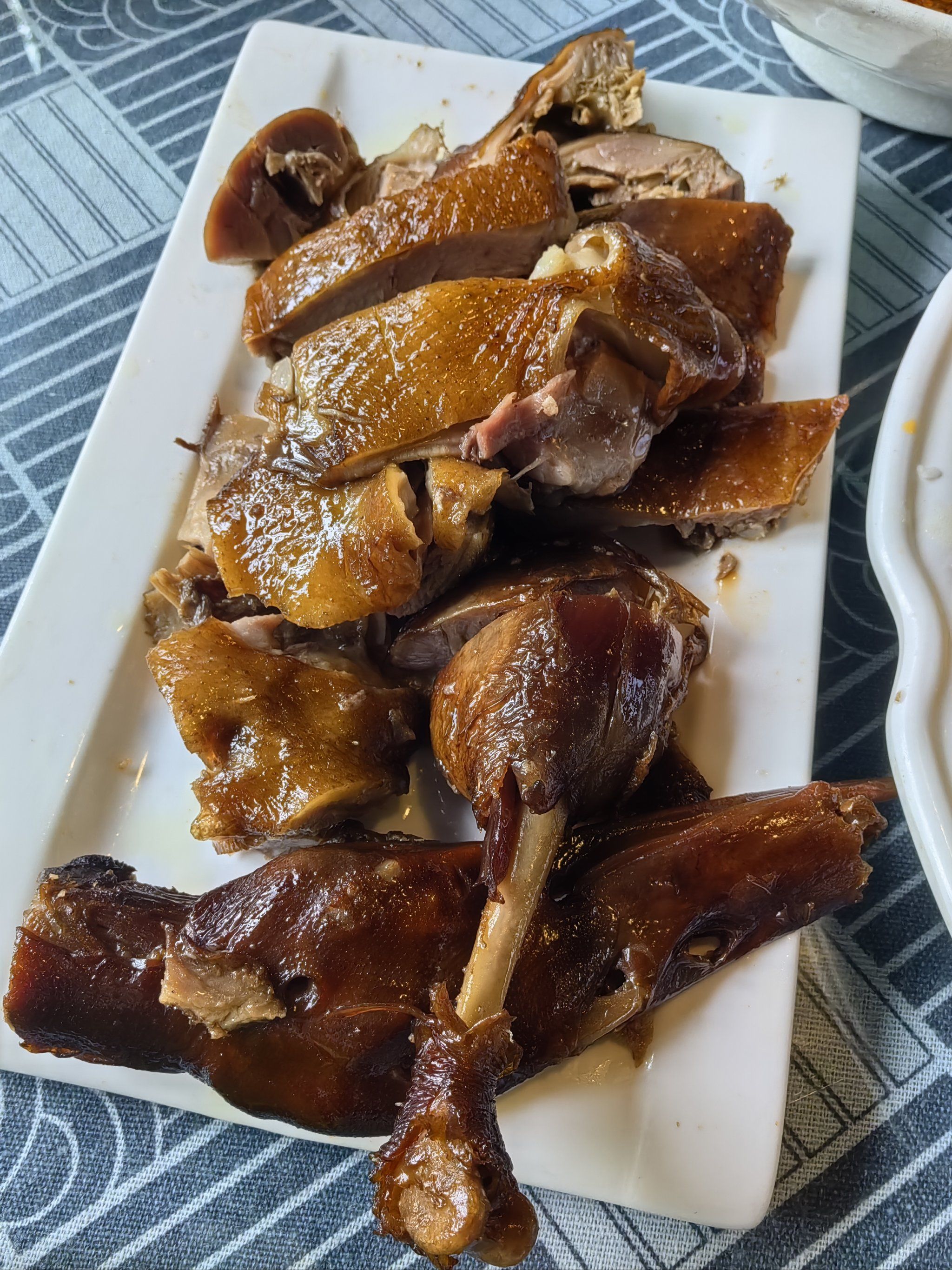 n 
首先要夸的是藤椒鸭,鸭肉紧实,鲜嫩多汁