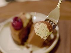 酸樱桃巧克力慕斯-Ten Olives甜点