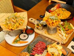 -Mark&Mars Restaurant