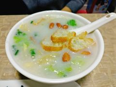 艇仔粥-银记肠粉店(新港西路店)
