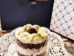 黑森林酸樱桃蛋糕-COVA(新天地Xintiandi店)
