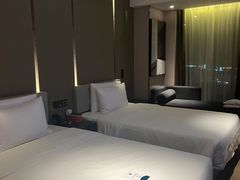-珠海拱北富华里环宇城亚朵酒店
