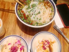 -云阿蛮云南生烫牛肉米线(奉贤路店)