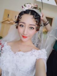 -觅白婚纱礼服馆