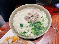 -亮亮面馆(经六路店)