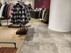 -URBAN REVIVO(上海中庚漫游城店)