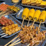 华店附近这家铜锅涮肉里面的烧烤也好好吃啊！ 