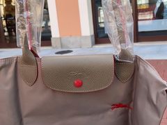 -Longchamp(佛罗伦萨小镇奥特莱斯店)